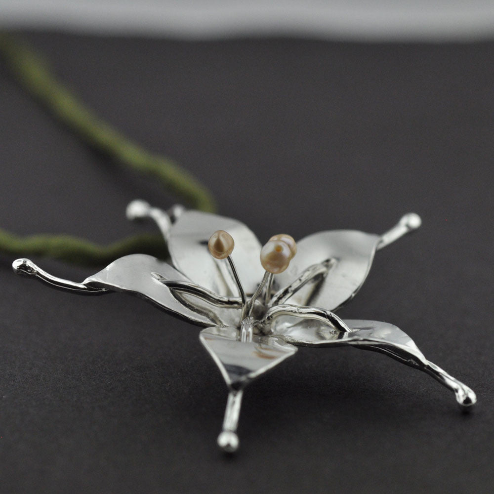 Midnight Flower Pendant - Hebel Design